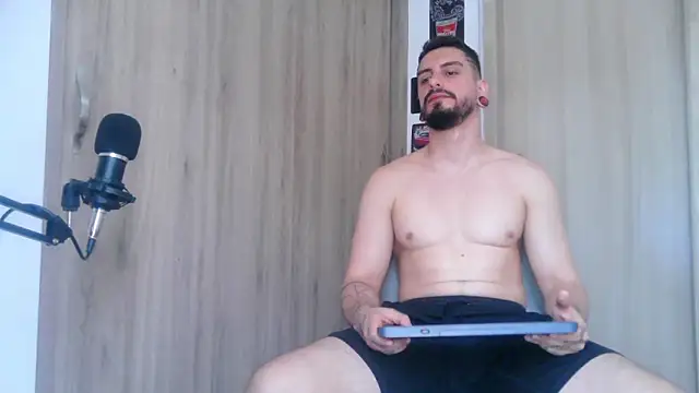 Aaron kwok28 online show from October 30, 2025, 9:26 pm