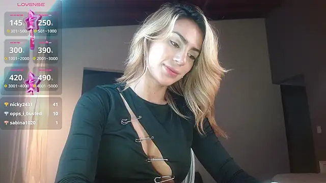 Snapshot of greyslopez chatting on February 12, 2025, 3:40 am greyslopez online show from February 12, 2025, 3:40 am