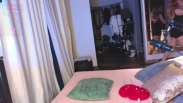 Snapshot of greyslopez chatting on November 5, 2025, 10:43 pm greyslopez online show from November 5, 2025, 10:43 pm