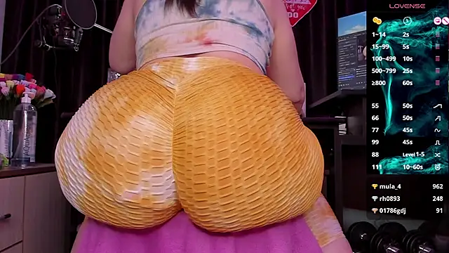 Snapshot of Raissa_sky26 chatting on December 12, 2024, 5:42 am Raissa sky26 online show from December 12, 2024, 5:42 am