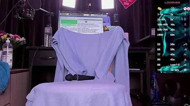 Snapshot of Raissa_sky26 chatting on December 30, 2024, 2:31 am Raissa sky26 online show from December 30, 2024, 2:31 am