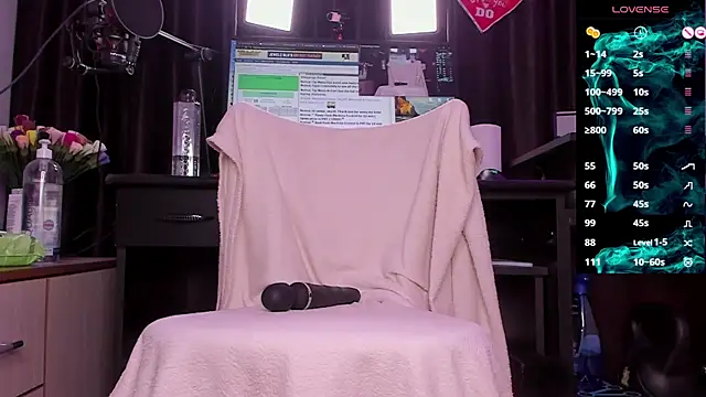 Snapshot of Raissa_sky26 chatting on January 10, 2025, 2:35 am Raissa sky26 online show from January 10, 2025, 2:35 am