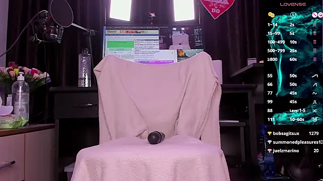 Snapshot of Raissa_sky26 chatting on January 11, 2025, 8:43 am Raissa sky26 online show from January 11, 2025, 8:43 am