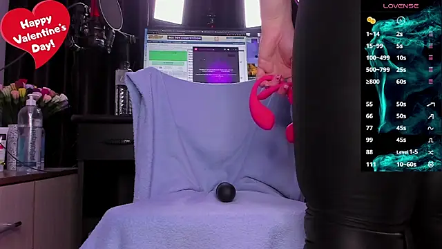 Snapshot of Raissa_sky26 chatting on February 15, 2025, 3:42 am Raissa sky26 online show from February 15, 2025, 3:42 am