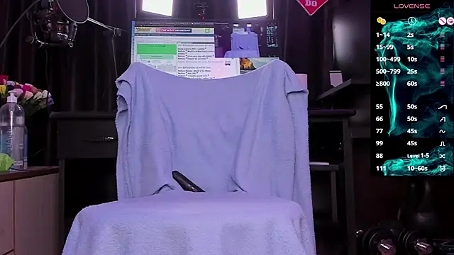 Snapshot of Raissa_sky26 chatting on February 18, 2025, 3:42 am Raissa sky26 online show from February 18, 2025, 3:42 am