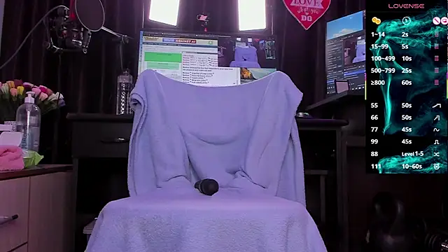 Snapshot of Raissa_sky26 chatting on February 27, 2025, 3:36 am Raissa sky26 online show from February 27, 2025, 3:36 am