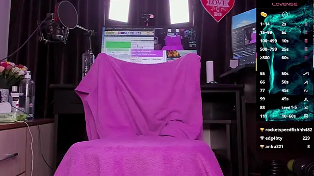 Snapshot of Raissa_sky26 chatting on March 14, 2025, 10:07 am Raissa sky26 online show from March 14, 2025, 10:07 am