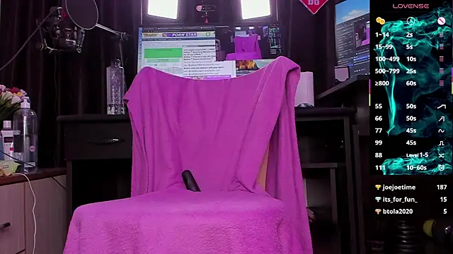 Snapshot of Raissa_sky26 chatting on March 17, 2025, 7:02 am Raissa sky26 online show from March 17, 2025, 7:02 am