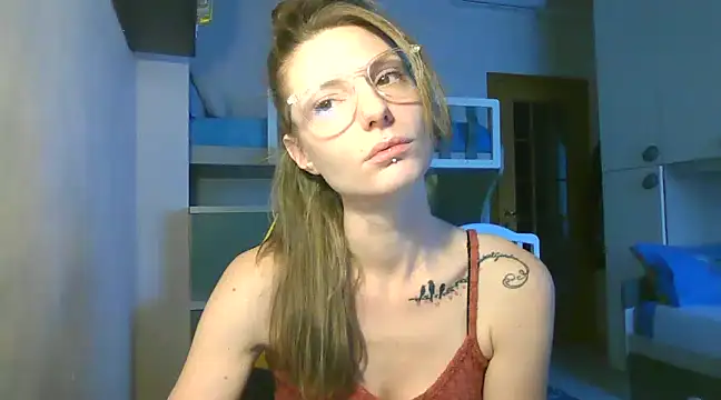 Snapshot of Feli_blue chatting on December 3, 2024, 9:11 am Feli blue online show from December 3, 2024, 9:11 am
