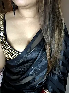 aRiNaAh online show from February 7, 2025, 5:18 pm