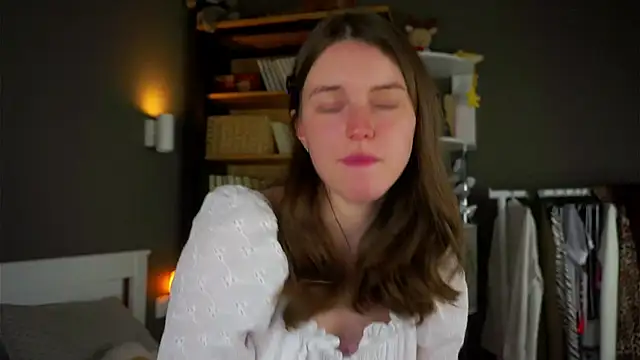 Snapshot of DarylBarks chatting on November 24, 2025, 2:33 am DarylBarks online show from November 24, 2025, 2:33 am