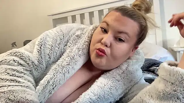 Snapshot of Busty-BBW-Emilie chatting on December 27, 2024, 1:28 pm Busty-BBW-Emilie online show from December 27, 2024, 1:28 pm