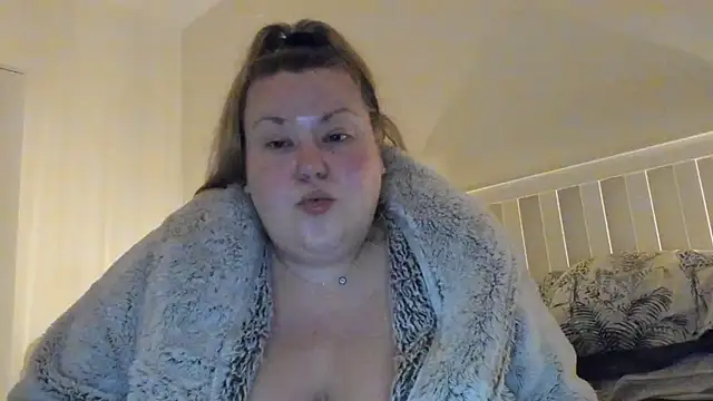 Snapshot of Busty-BBW-Emilie chatting on March 3, 2025, 2:26 am Busty-BBW-Emilie online show from March 3, 2025, 2:26 am