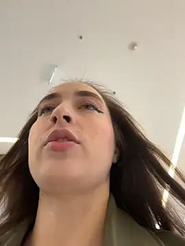 Holly Play online show from October 9, 2025, 7:06 am