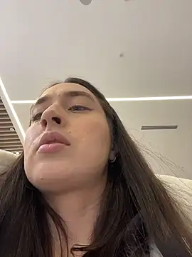 Holly Play online show from February 23, 2026, 12:02 pm