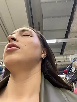 Holly Play online show from April 15, 2026, 12:01 pm