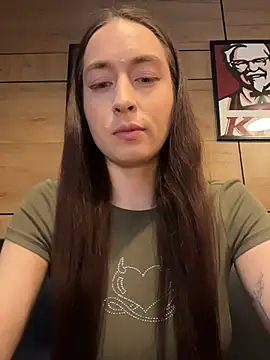 Holly Play online show from June 2, 2026, 9:55 am