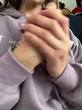 Iris lee online show from February 2, 2025, 4:22 pm