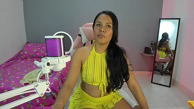 nicol jone1 online show from January 23, 2025, 3:05 am