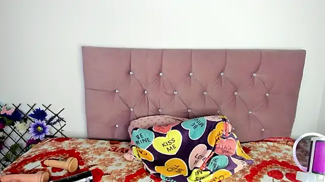 nicol jone1 online show from March 13, 2025, 9:59 pm