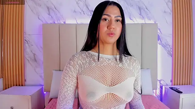 Iris Thompson  online show from March 4, 2026, 3:12 am