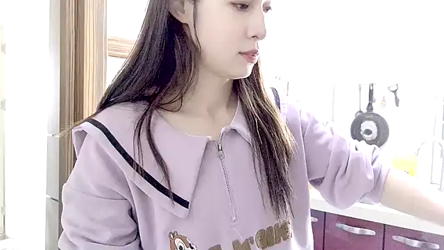 Snapshot of LaLaLiang chatting on January 7, 2025, 3:03 am LaLaLiang online show from January 7, 2025, 3:03 am