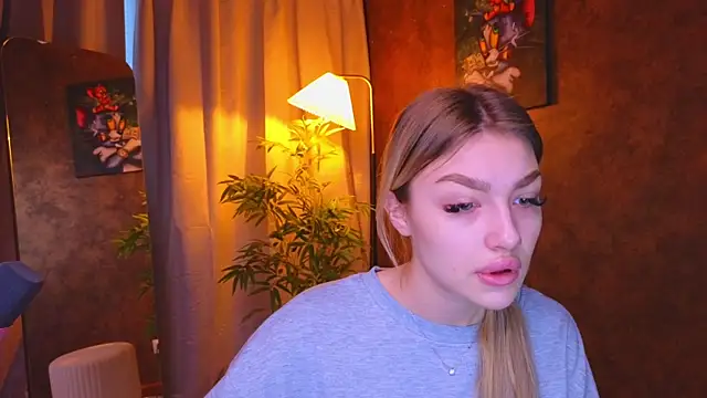 Ella Milla online show from January 7, 2025, 5:22 am