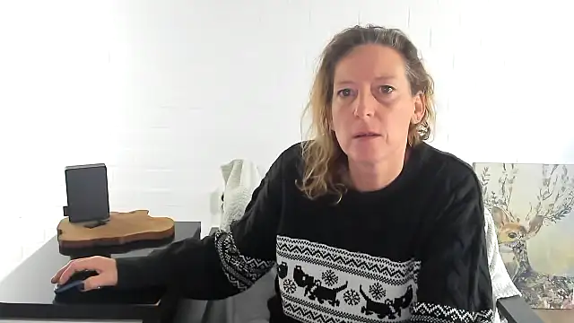 MendiPetite online show from January 14, 2026, 9:48 am