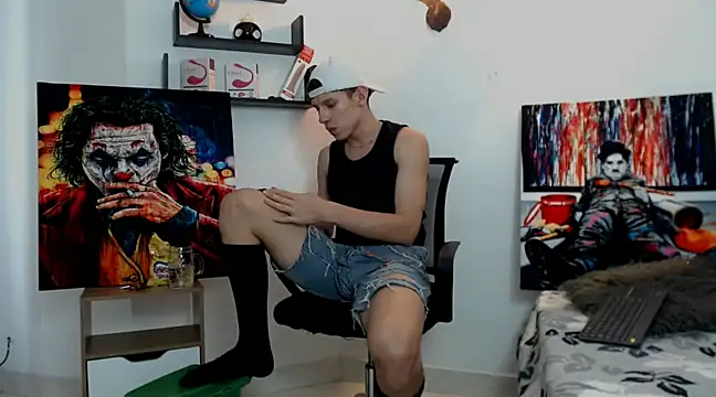 Snapshot of flowers18 chatting on January 28, 2025, 9:19 pm flowers18 online show from January 28, 2025, 9:19 pm