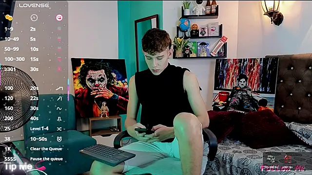 flowers18 online show from November 28, 2025, 10:12 pm