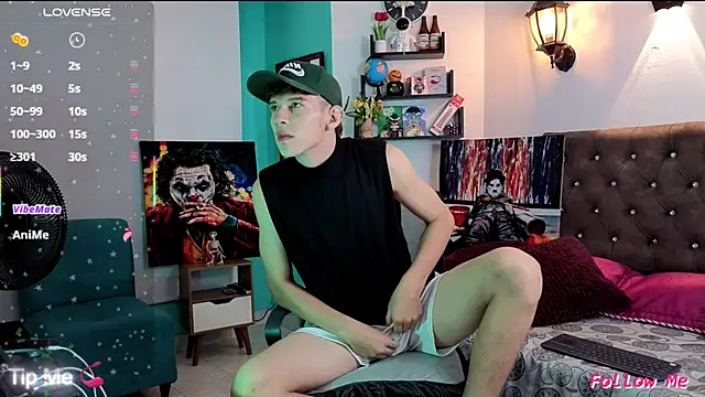 flowers18 online show from December 4, 2025, 10:51 pm