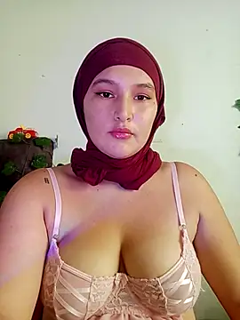 Snapshot of Celeste_camila18 chatting on November 10, 2025, 2:16 pm Celeste camila18 online show from November 10, 2025, 2:16 pm