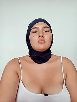 Snapshot of Celeste_camila18 chatting on November 20, 2025, 5:23 pm Celeste camila18 online show from November 20, 2025, 5:23 pm