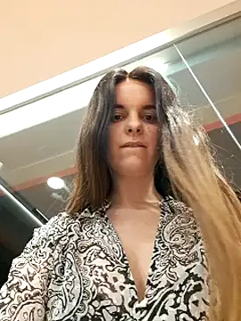 Snapshot of RaonXO chatting on February 13, 2025, 6:38 pm RaonXO online show from February 13, 2025, 6:38 pm