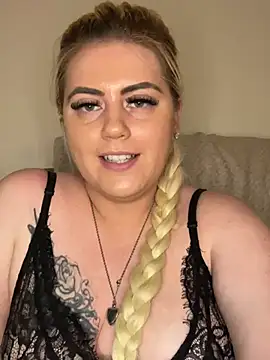 Snapshot of Blondiee3088 chatting on January 26, 2025, 8:34 pm Blondiee3088 online show from January 26, 2025, 8:34 pm