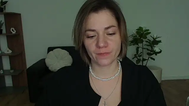 Snapshot of MariaSttone chatting on December 4, 2024, 3:54 pm MariaSttone online show from December 4, 2024, 3:54 pm