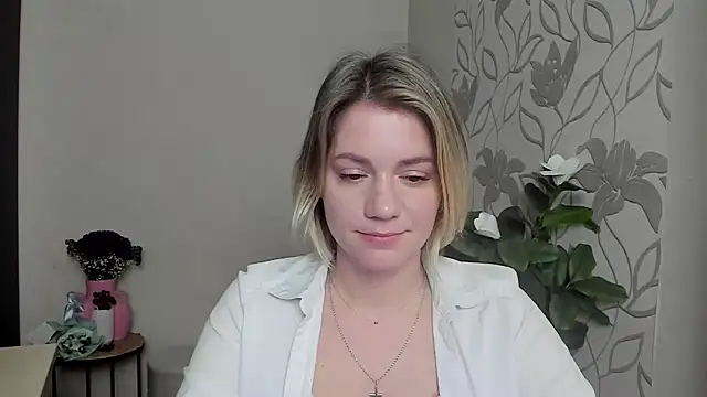 Snapshot of MariaSttone chatting on March 12, 2025, 10:59 am MariaSttone online show from March 12, 2025, 10:59 am