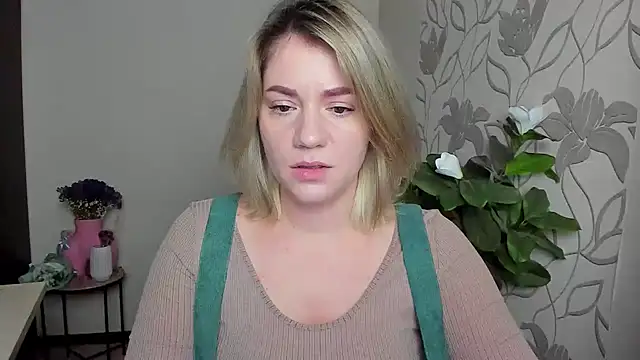 MariaSttone online show from October 21, 2025, 5:24 pm