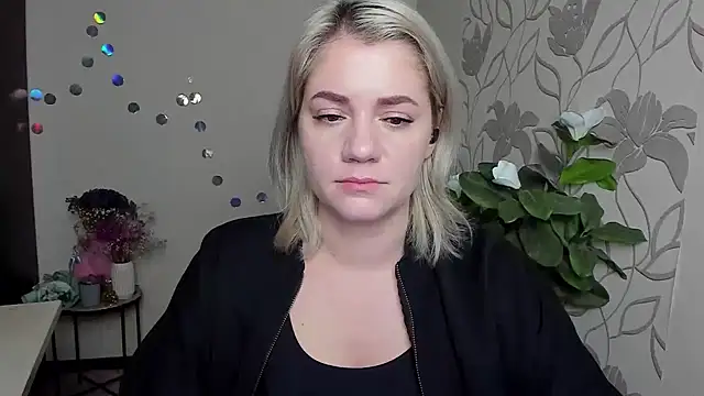 MariaSttone online show from December 20, 2025, 11:45 pm