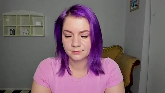 MariaSttone online show from April 15, 2026, 7:58 pm