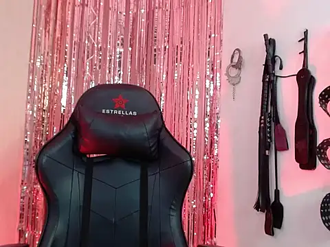 Snapshot of Alisson_Beckett chatting on December 19, 2025, 10:06 pm Alisson Beckett online show from December 19, 2025, 10:06 pm