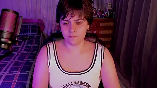 isabelacooperr online show from August 3, 2026, 3:49 am