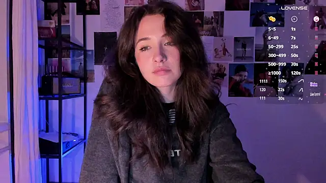 MonicaRocket online show from December 3, 2024, 1:32 pm