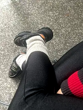 FeetVibe online show from October 7, 2025, 6:54 am