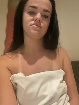 English-Chloe96 online show from February 4, 2026, 5:24 am