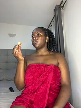 Snapshot of prettiepearl chatting on June 16, 2026, 7:55 am prettiepearl online show from June 16, 2026, 7:55 am
