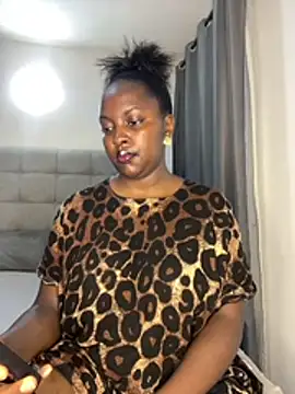Snapshot of prettiepearl chatting on June 28, 2026, 5:35 am prettiepearl online show from June 28, 2026, 5:35 am