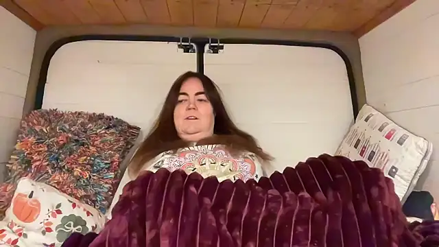 curvy-milf-abbie online show from November 30, 2025, 7:07 pm