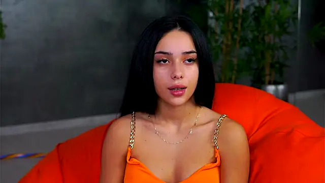 CherrySelena online show from October 27, 2025, 8:35 pm