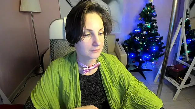 Snapshot of AuroraScript chatting on January 2, 2025, 3:37 am AuroraScript online show from January 2, 2025, 3:37 am